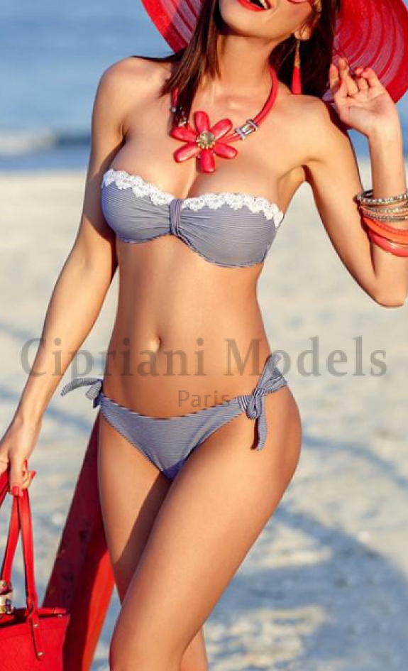 Paris VIP escorts model Estelle, high-class French escort companion in Paris Paris VIP escorts model Estelle, high-class French escort companion in Paris